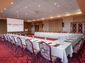 Отель Crowne Plaza Minsk