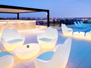 Holiday Inn Dubai al-Maktoum Airport, an IHG Hotel