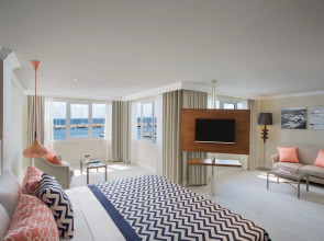 Paloma Marina Suites