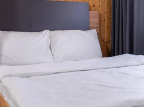 Отель Максим Парк-Лоо