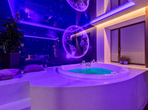 Апартаменты Премиум с сауной и джакузи