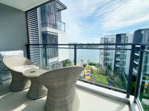 Lakeview 1BR – Laguna Beach Apartments
