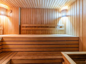 Гостевой комплекс с баней Вверх