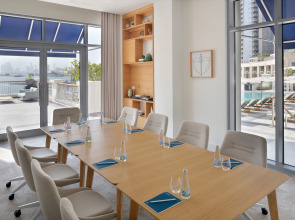 Отель Vida Creek Harbour