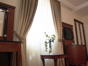 Отель Атропат