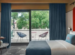 Heritage Hotel and Suites (by Travel Agency)