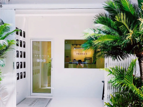 Modern Minimalism - Mandarin Palm Apartments