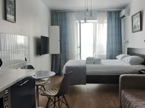 Studiya na 1-y Pionerskoy 82 Flat