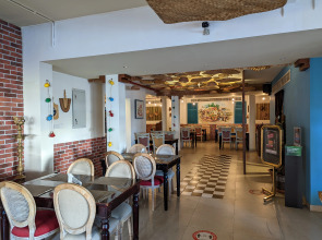 Fortune Karama Hotel