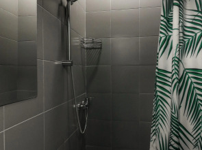 Хостел Sleep Box Hostel