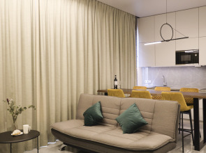 Апартаменты Buroshka Aparts С видом на город и дизайнерским ремонтом