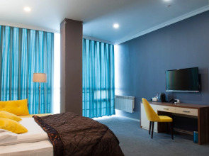 Отель Square Inn