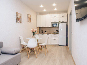 Трехкомнатная Просторная Квартира на 6 гостей у ТЦ Планета и Аквапарка