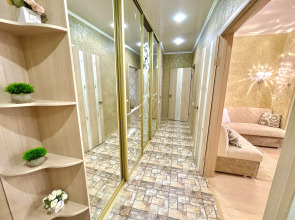 Апартаменты двухкомнатные в Центре Города на 5 этаже (рядом с набережной р. Волга)