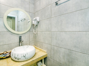 Отель Essam Deluxe