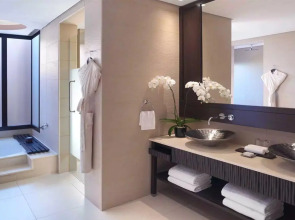 Курортный отель Anantara The Palm Dubai Resort