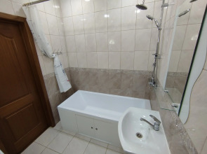 Апартаменты Уютная Двухкомнатная Квартира со Свежим Ремонтом