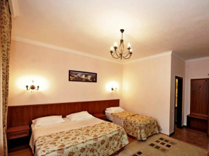 Отель Каприз