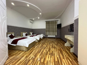 Отель HOME ALONE