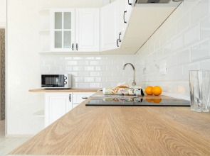 Апартаменты на 17 этаже в светлых тонах с видом на ЖК Тургенев , ФМР, Smart TV, комфорт и стиль by Depart Apart