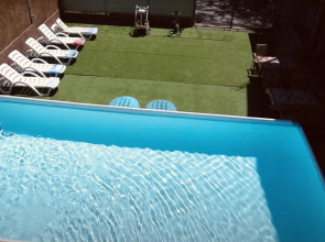 9 Avenyu Guest House