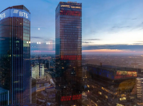 Romantic apart on 71 floor
