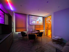 stil'naya dvuhkomnatnaya VIP na beregu reki Flat