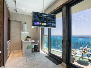 Апартаменты Студия с террасой и видом на море в Скай Плаза 3