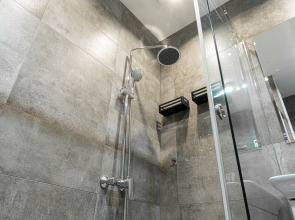 Апартаменты Lalapart Wooden Loft с дизайнерским ремонтом в ЖК Лайнер