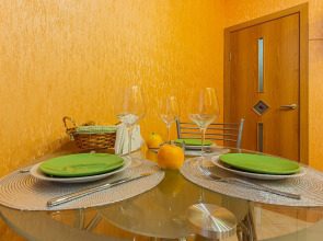 Апартаменты Квартира в центре с качелями на веранде рядом с колесом обозрения