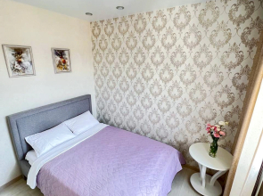 S otdel'noy spal'ney i balkonom Apartments