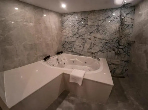 Nevi Hotel & Suites İstanbul Taksim