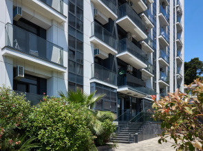 Апартаменты с Балконом Рядом с Парком Дендрарий