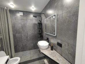 Квартира Уютная студия с дизайнерским ремонтом на ул. Мира