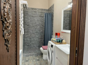 Квартира лофт с террасой на набережной в центре