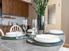 Апартаменты трехкомнатные с панорамным видом на город и море в центре Новороссийска от LetoApart