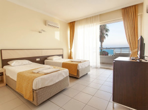 Side Beach Club Hotel