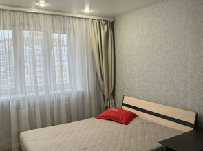 Svetlaya I Uyutnaya V Novom Dome Flat