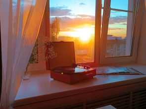 Квартира Светлая и уютная квартира с ламповой атмосферой и видом на закат