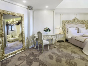 Отель Ambassadori Hotel Tbilisi