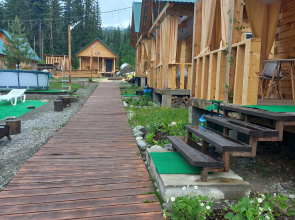 Yelovy Guest House