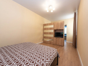 Апартаменты Яр-сутки на Октября 23