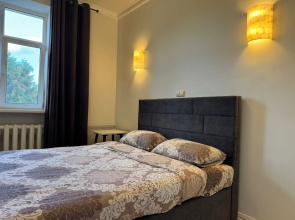 Dvukhkomnatnye Apartamenty Na Bolshoy Troitskoy 28