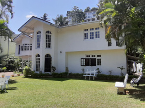 Kandy Green View Bungalow Guest House