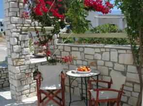 Leonardos Apartments
