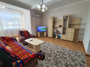 Апартаменты просторные двухкомнатные в центре Бишкека