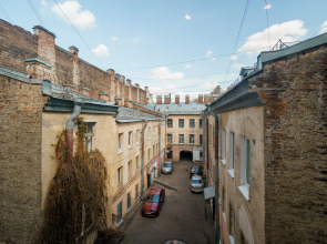 Апартаменты SREDNYAYA PODYACHESKAYA 6 APARTMENTS Просторные трехкомнатные апартаменты Park Lane Inn для 3-х взрослых