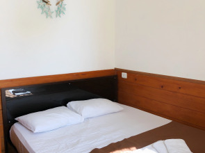 Отель Mgzavrebi