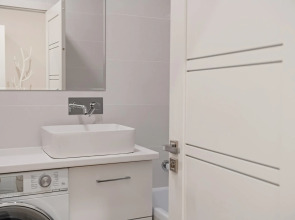 Апартаменты Студия у Станции Метро Грушевка