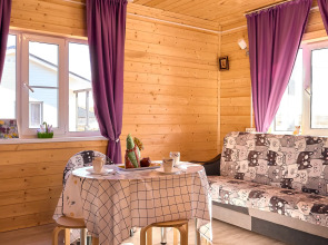 Rodnikova 8 Private house